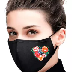 Черная маска для лица -  Сердце в цветах