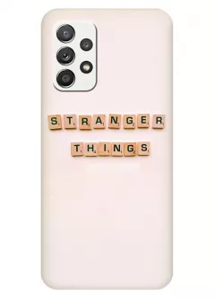 Чехол-накладка для Samsung Galaxy A32 из силикона - Очень странные дела Stranger Things название в виде алфавитных игральных кубиков бежевый чехол