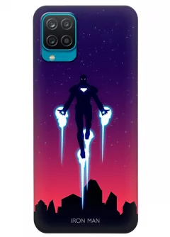 Бампер для Samsung M12 из силикона - Железный человек Комикс Марвел Marvel Comics Iron Man Тони Старк в тени взлетающий вверх