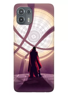 Чехол для Motorola Edge 20 Lite - Доктор Стрэндж, Doctor Strange Бенедикт Камбербэтч задумчиво стоит в тени
