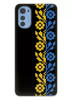 Чехол на Motorola E32 / E32s с патриотическим рисунком вышитых цветов