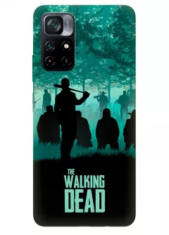 Чехол-накладка для Поко М4 Про из силикона - Ходячие мертвецы The Walking Dead бирюзово-черный постер с главными героями в окружении противников в лесу