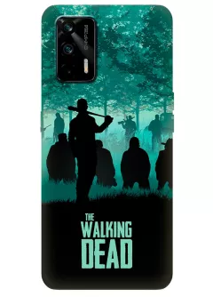 Чехол для Realme GT - Ходячие мертвецы The Walking Dead - постер с главными героями в окружении противников в лесу