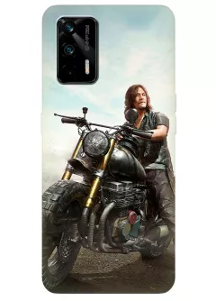 Чехол для Realme GT - Ходячие мертвецы The Walking Dead Дерил Диксон Норман Ридус на мотоцикле наблюдает за происходящем