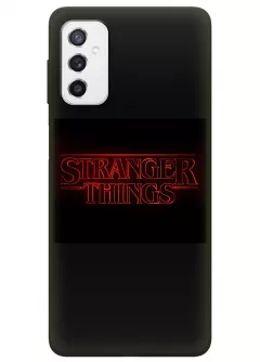 Чехол-накладка для Самсунг М52 из силикона - Очень странные дела Stranger Things красное название крупным планом черный чехол