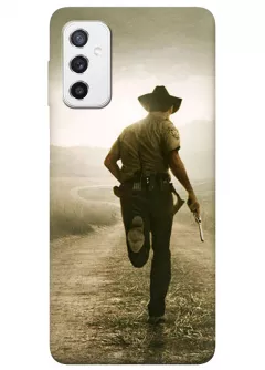 Чехол-накладка для Самсунг М52 из силикона - Ходячие мертвецы The Walking Dead шериф убегающий с пистолетом от зомби