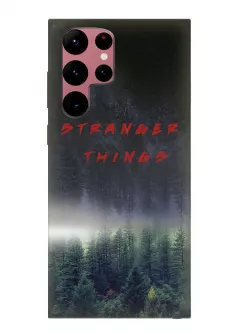 Бампер для Гелекси С22 Ультра из силикона - Очень странные дела Stranger Things красное название на фоне леса