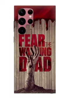 Чехол-накладка для Гелекси С22 Ультра из силикона - Ходячие мертвецы The Walking Dead кровавый постер с названием и рукой зомби в деревянном стиле