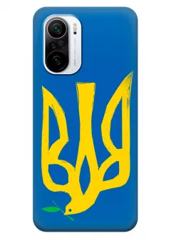 Чехол на Poco F3 с сильным и добрым гербом Украины в виде ласточки