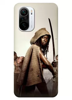 Чехол-накладка для Xiaomi Poco F3 из силикона - Ходячие мертвецы The Walking Dead Мишонн Хоторн Данай Джекесай Гурира в боевой стойке с катаной