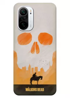 Чехол-накладка для Xiaomi Poco F3 из силикона - Ходячие мертвецы The Walking Dead главный герой на коне на фоне заброшенного мегаполиса c небом в виде черепа
