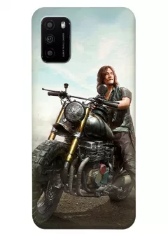Чехол-накладка для Xiaomi Poco M3 из силикона - Ходячие мертвецы The Walking Dead Дерил Диксон Норман Ридус на мотоцикле наблюдает за происходящем