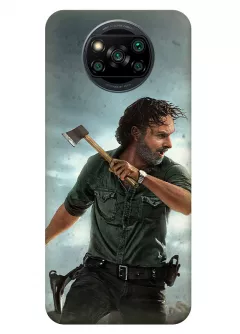 Чехол-накладка для Xiaomi Poco X3 из силикона - Ходячие мертвецы The Walking Dead Рик Граймс Эндрю Линкольн атакует с топоров в руках