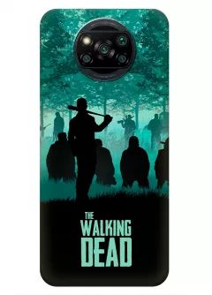 Чехол-накладка для Xiaomi Poco X3 из силикона - Ходячие мертвецы The Walking Dead бирюзово-черный постер с главными героями в окружении противников в лесу