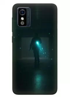 Бампер для ЗТЕ Блейд Л9 из силикона - Очень странные дела Stranger Things главный герой освещает темный коридор черный чехол