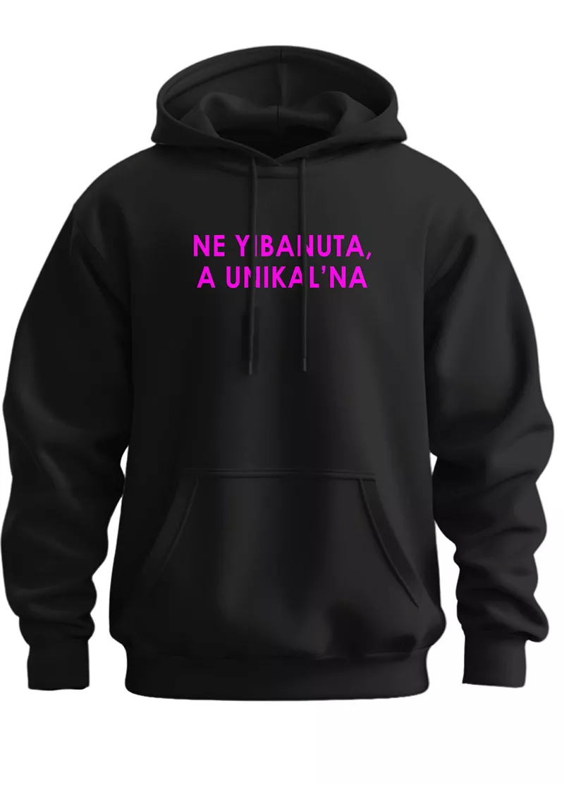 Женское худи с надписью — NE YIBANUTO, A UNIKAL’NO