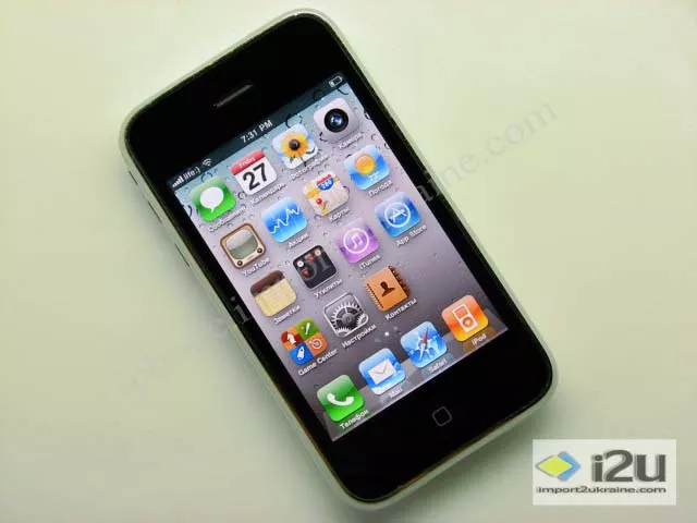 Купить iPhone 3Gs в Киеве на 32Gb