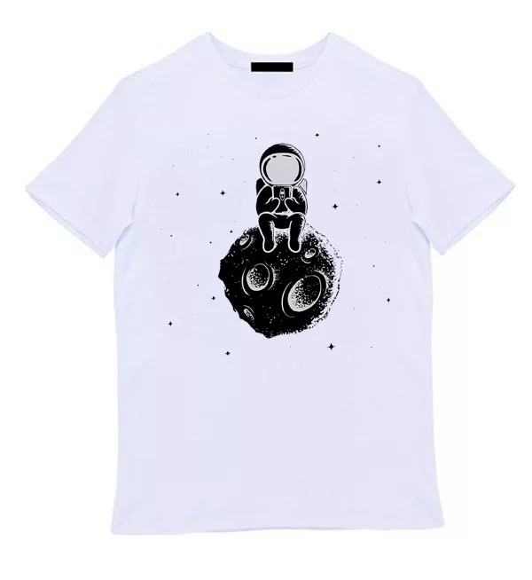 Белая мужская футболка - Космонавт на луне