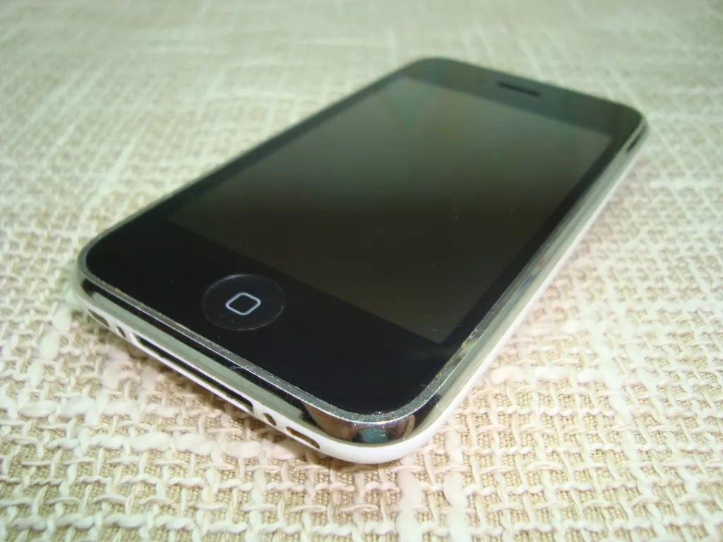 купить iPhone 3Gs 16Gb Белый цвет