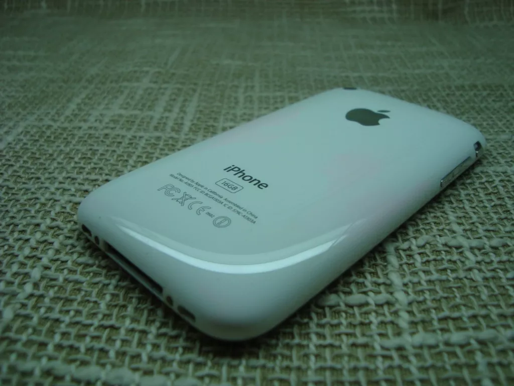 куплю iPhone 3Gs 16Gb Белый цвет