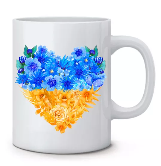 Патриотическая чашка с рисунком сердца из цветов Украины