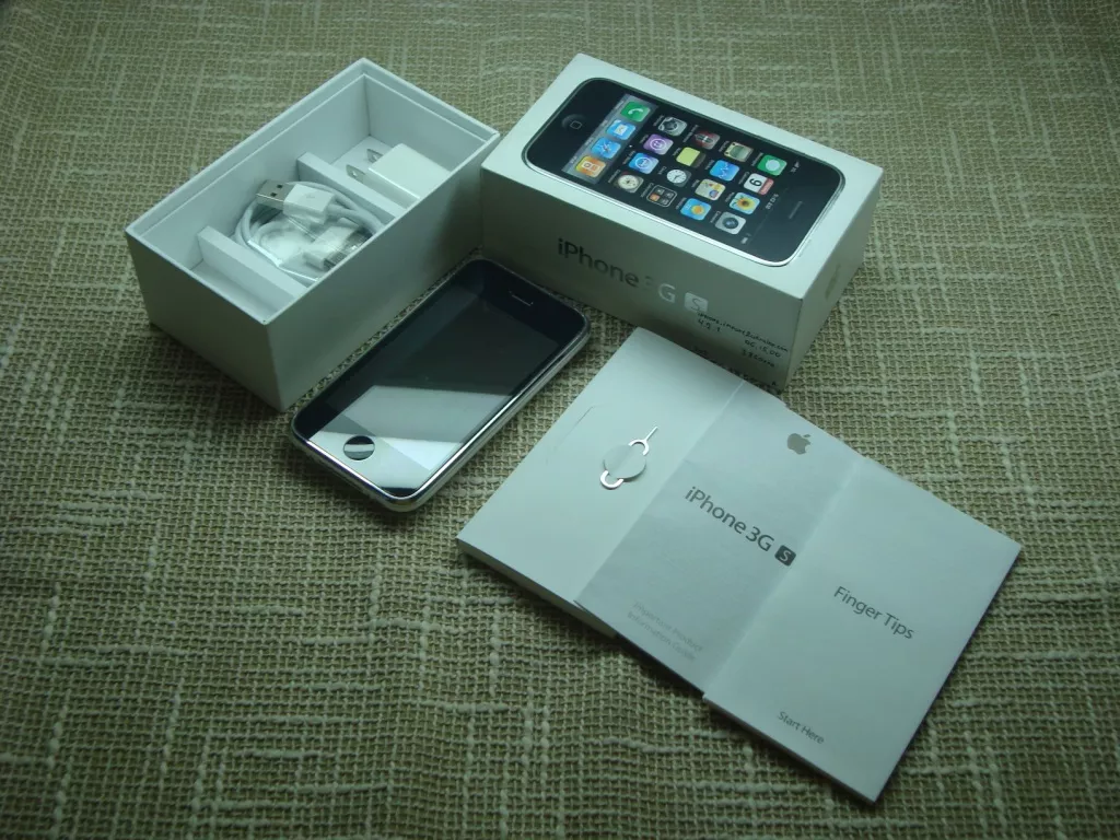 Продается оригинальный iPhone 3Gs 16Gb Белый