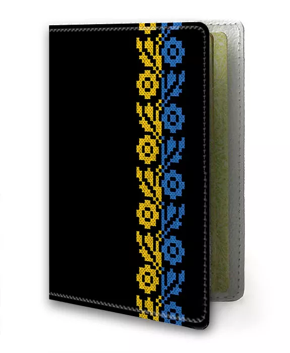Кожаная обложка на паспорт с патриотическим рисунком вышитых цветов